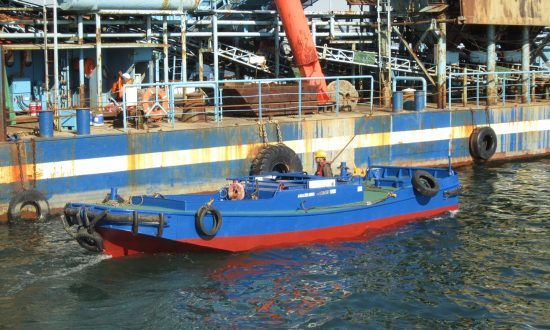 着火船 第8興南丸